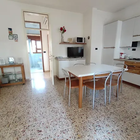 度假居 Dolores 利尼亚诺萨比亚多罗